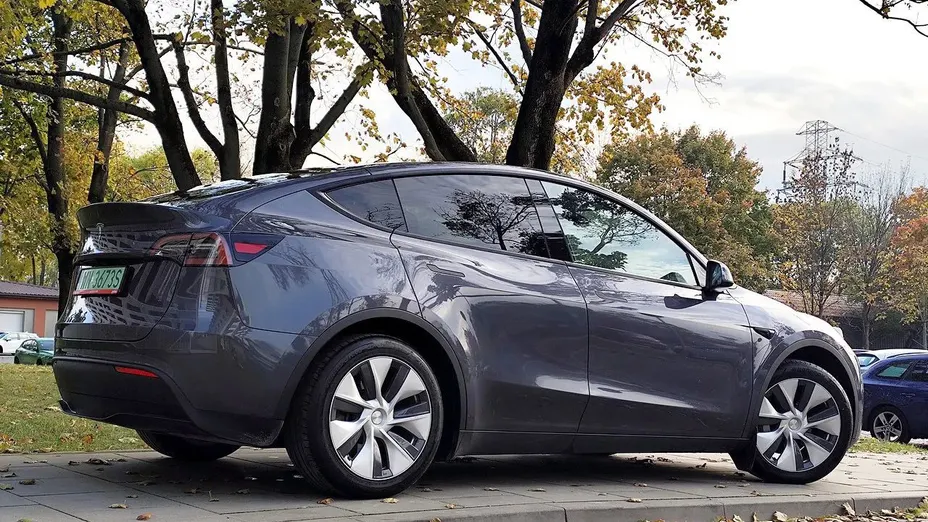 TESLA Model Y Y 62.5 RWD