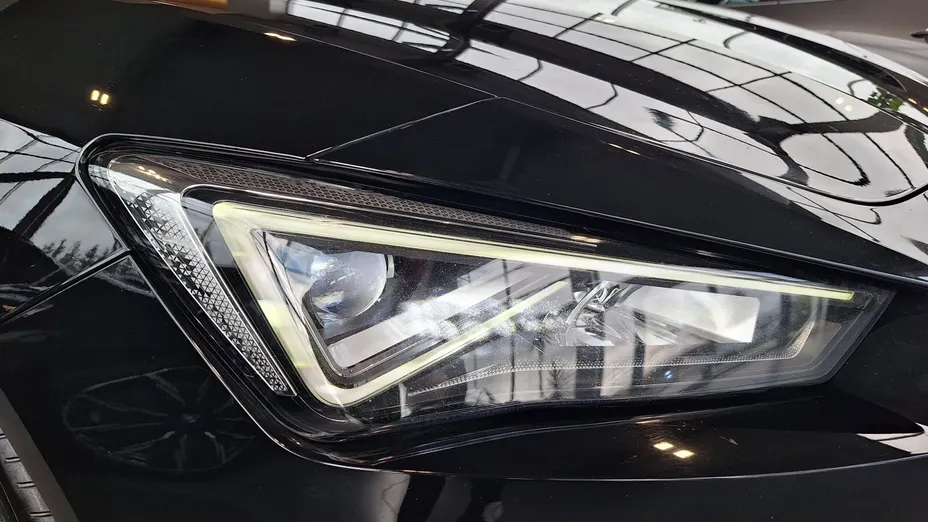 SEAT Leon Leon 1.5 eTSI Xcellence DSG