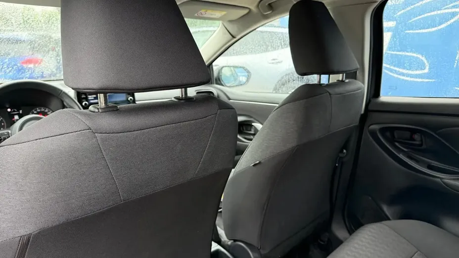TOYOTA Yaris -
