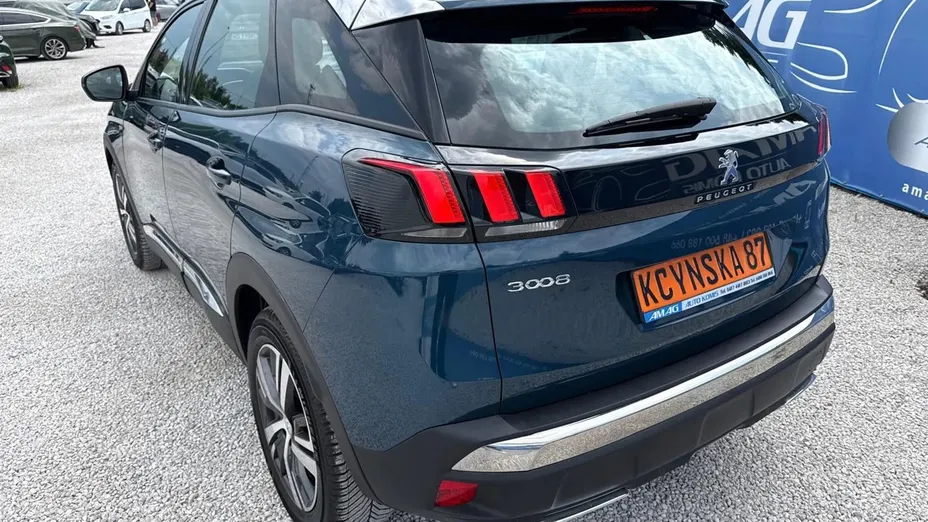 PEUGEOT 3008 -
