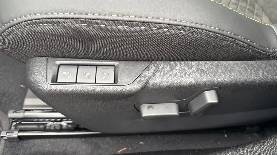 PEUGEOT 2008 2008 PureTech mHEV GT Exclusive e-DCS6 Nowy