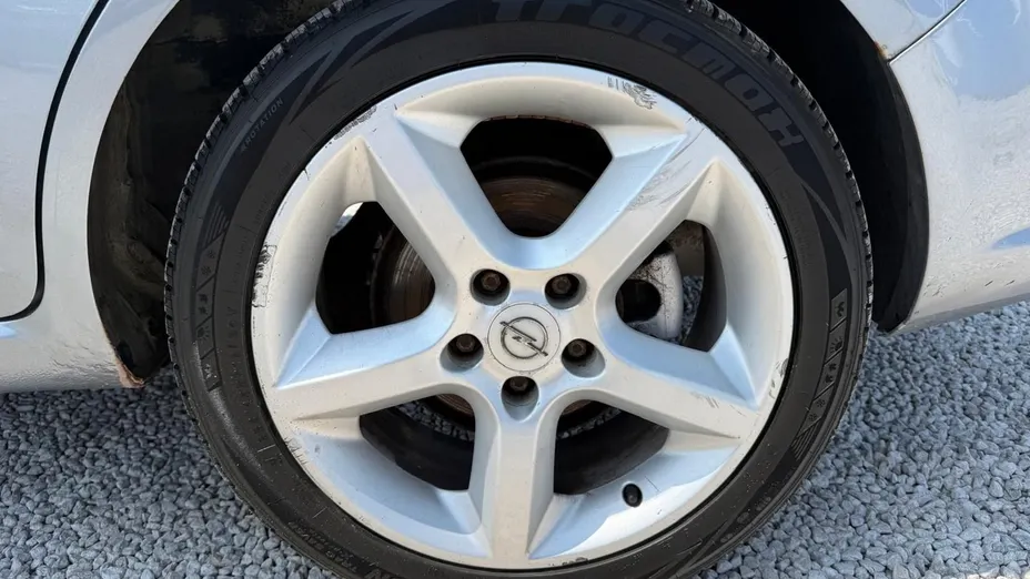 OPEL Zafira -