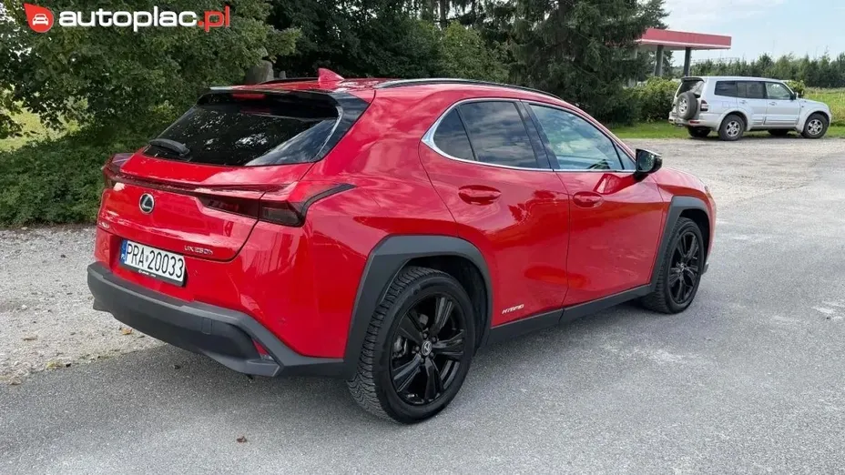 LEXUS UX -