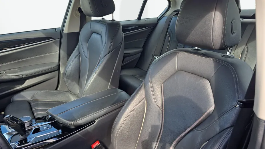 BMW Seria 5 520d xDrive Luxury Line sport-aut