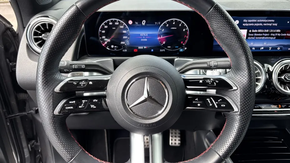 MERCEDES-BENZ GLB GLB 200 mHEV AMG Line 7G-DCT