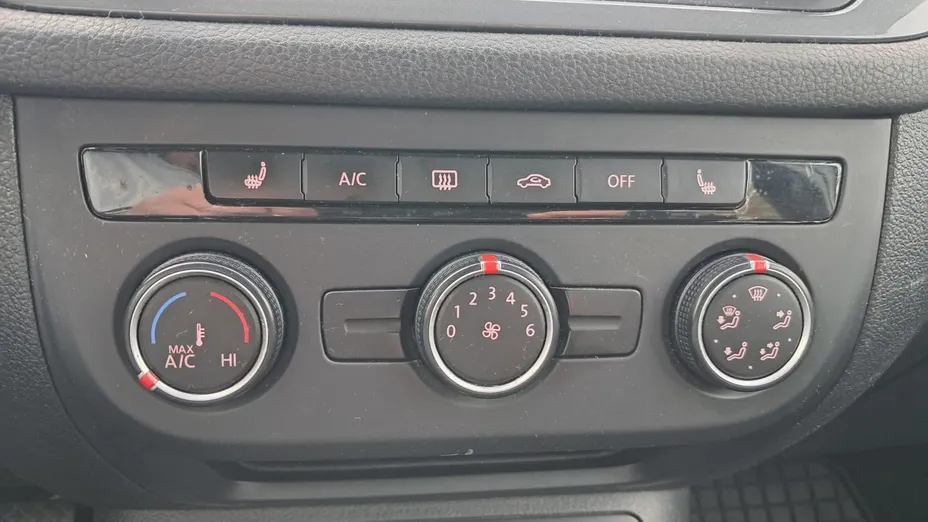 VOLKSWAGEN Tiguan -
