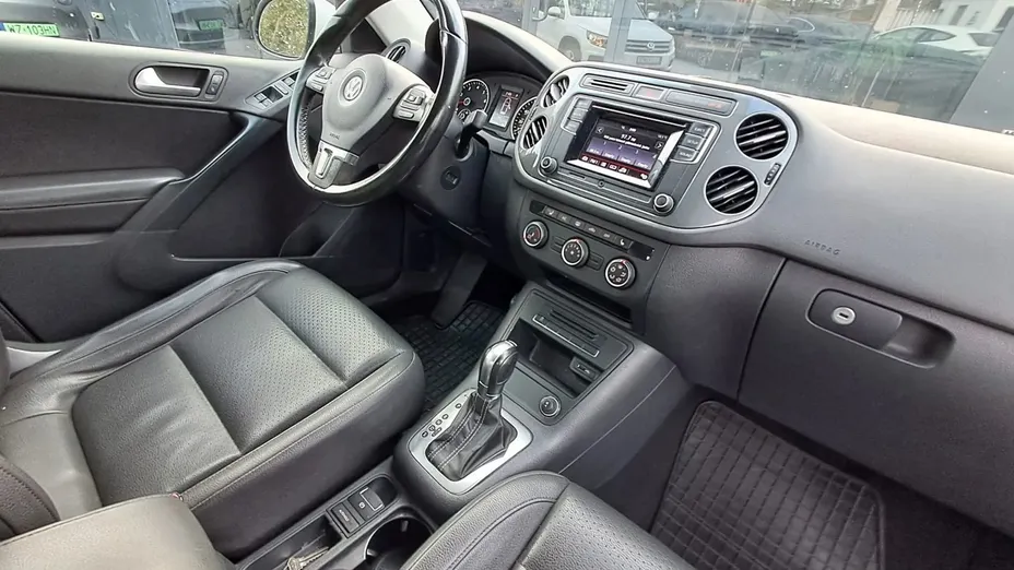 VOLKSWAGEN Tiguan -
