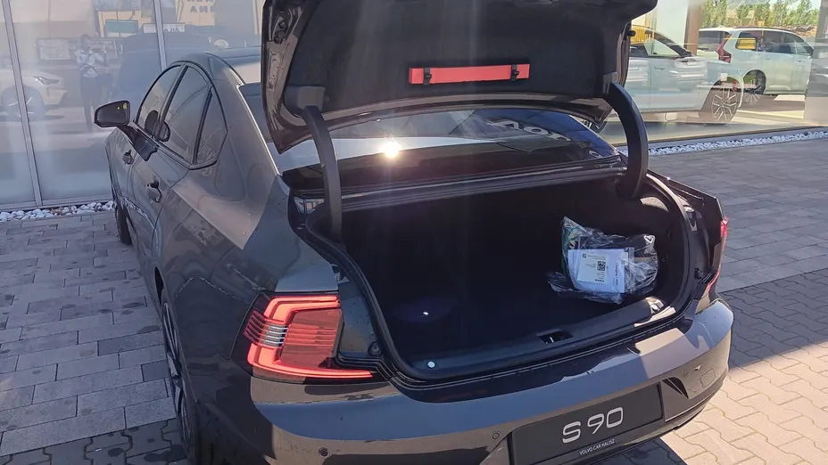 VOLVO S90 S90 T8 AWD Plug-In Hybrid Ultimate Dark aut Nowy