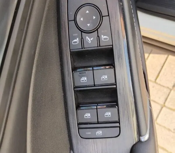 NISSAN Qashqai Qashqai 1.3 DIG-T mHEV N-Connecta Xtronic