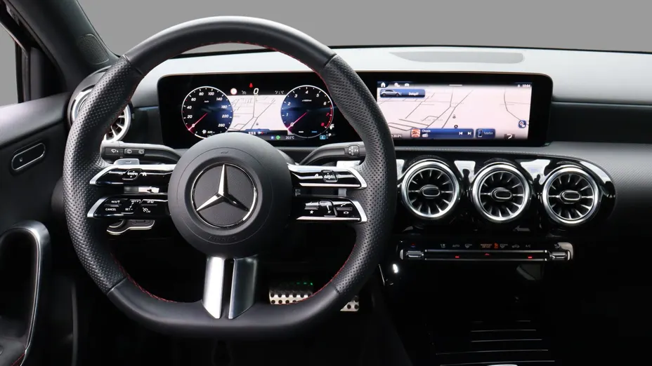 MERCEDES-BENZ A Klasa A 200 AMG Line 7G-DCT