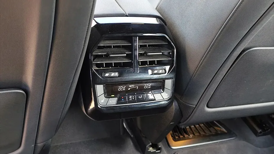 BMW iX iX xDrive50 111.5kWh Signature