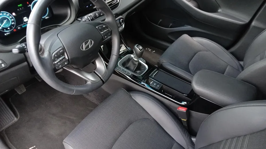 HYUNDAI i30 i30 1.5 T-GDI 48V Smart