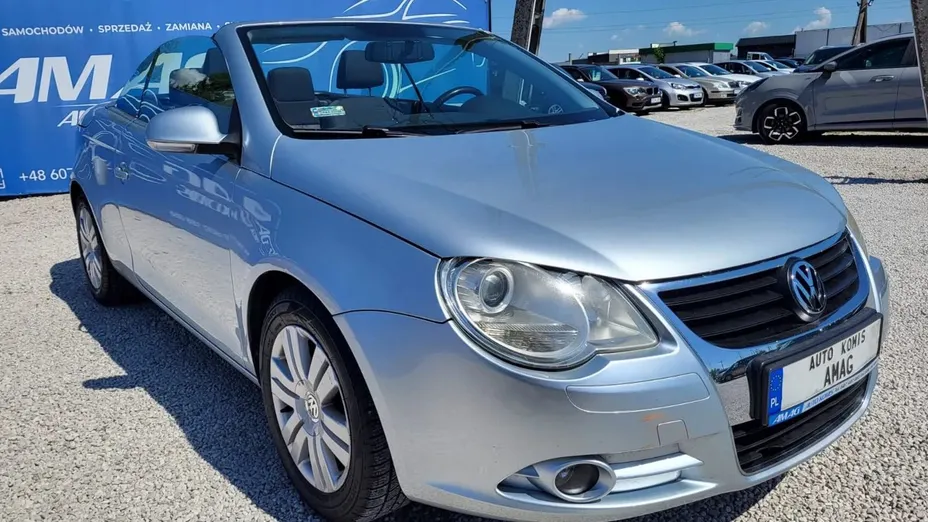 VOLKSWAGEN Eos -