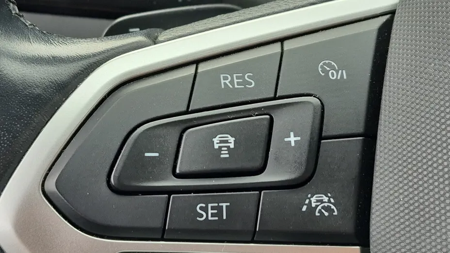VOLKSWAGEN Passat -