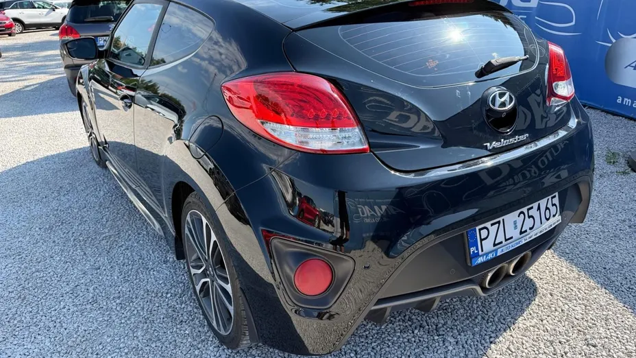 HYUNDAI Veloster -
