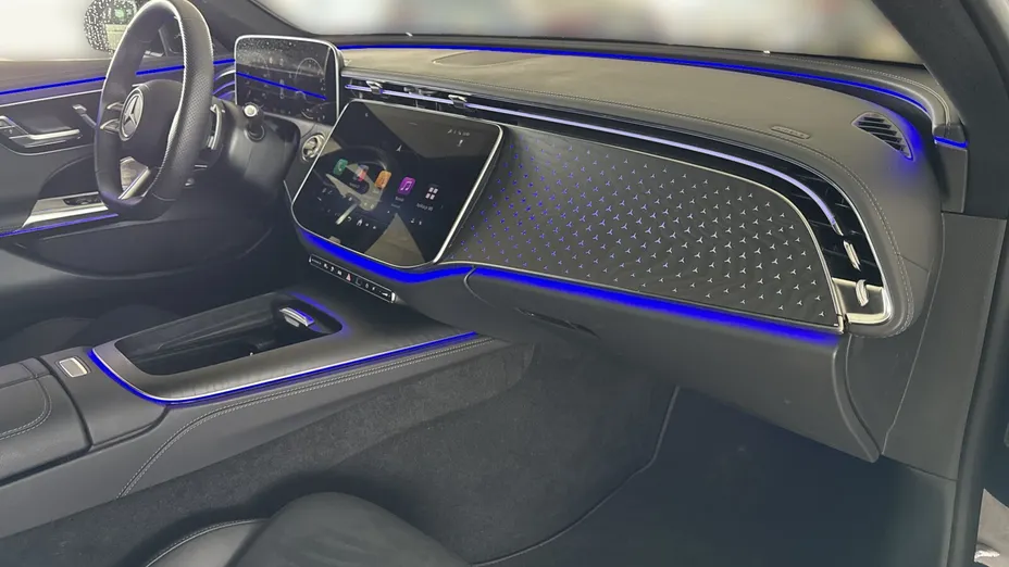 MERCEDES-BENZ E Klasa E 300 de PHEV 4-Matic AMG 9G-Tronic