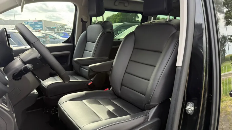 PEUGEOT Traveller Traveller 2.2 BlueHDi Long Business VIP EAT8 Nowy