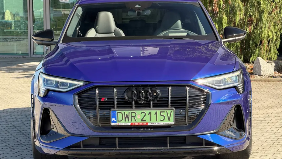 AUDI e-tron Sportback -