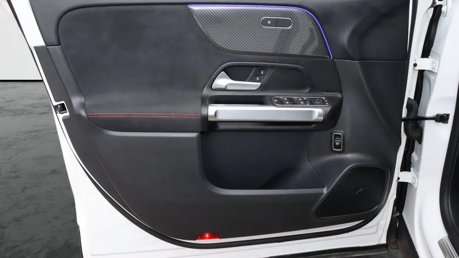 MERCEDES-BENZ GLB GLB 200 mHEV AMG Line 7G-DCT