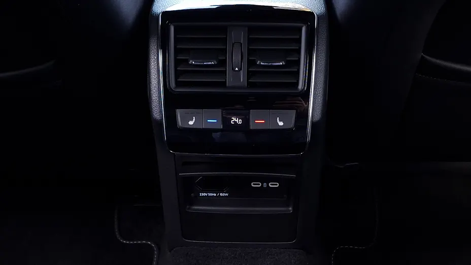 SKODA Superb Superb 2.0 TDI SCR Sportline DSG