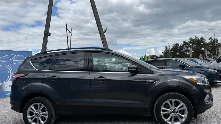 FORD Kuga -