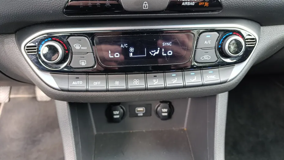 HYUNDAI i30 i30 1.0 T-GDI Smart