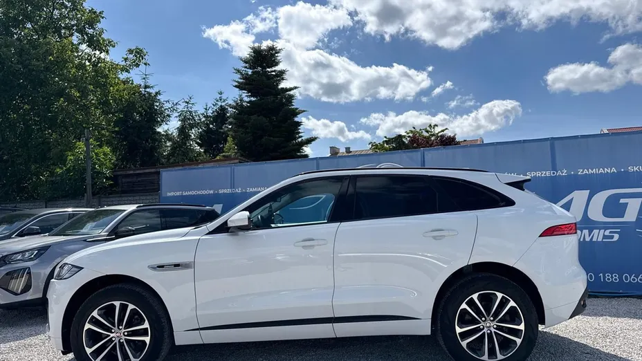 JAGUAR F-Pace -