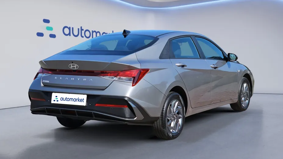HYUNDAI Elantra Elantra 1.6 Modern