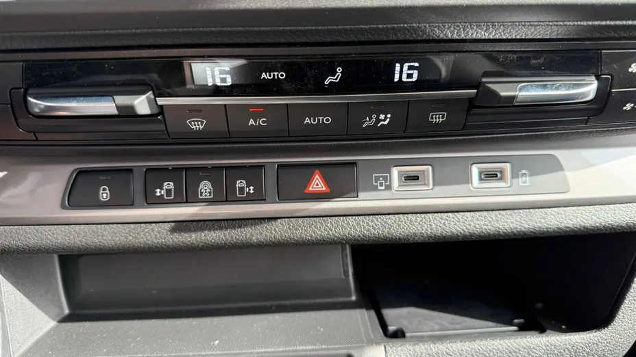PEUGEOT Traveller Traveller 2.2 BlueHDi Long Business VIP EAT8 Nowy