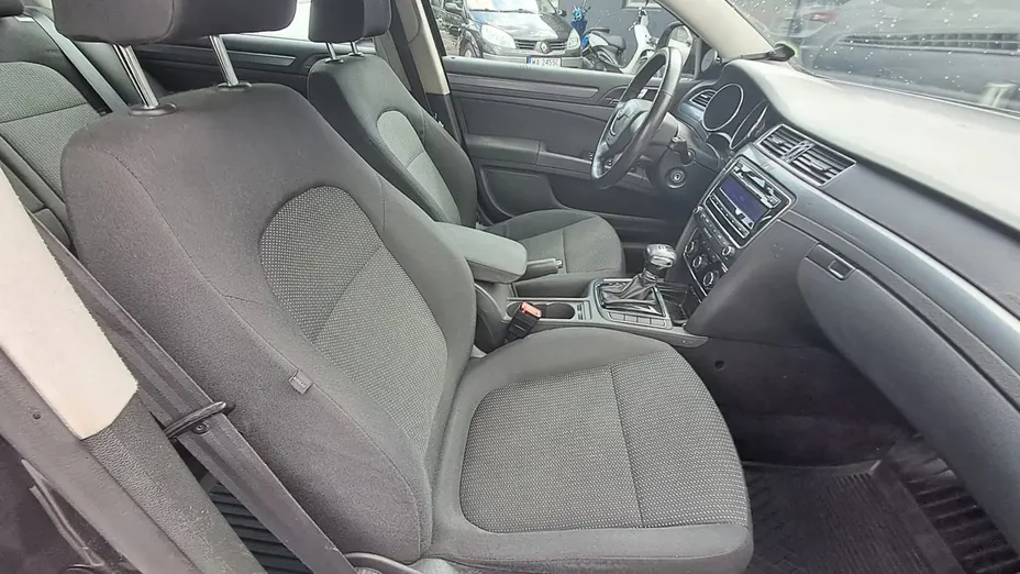 SKODA Superb -