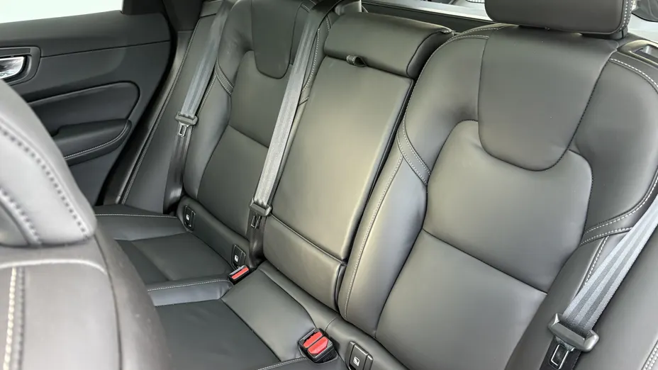 VOLVO XC60 XC60 T6 Plug-In Hybrid AWD Plus Dark aut