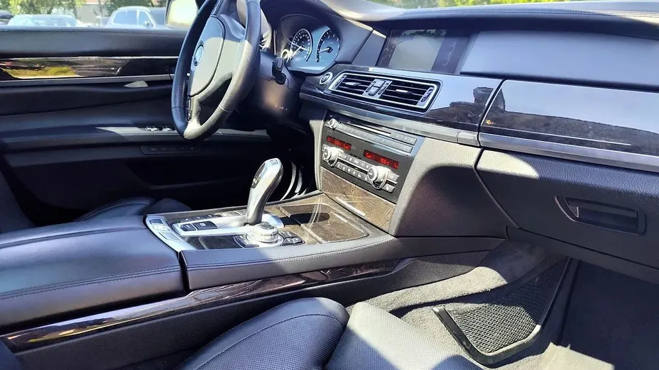 BMW Seria 7 750Li xDrive