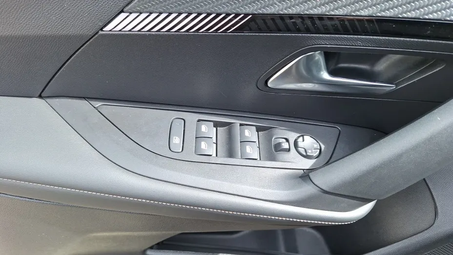PEUGEOT 2008 -