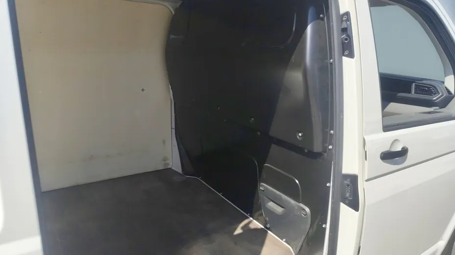 VOLKSWAGEN Transporter Transporter T6 TDI L1H1 DSG