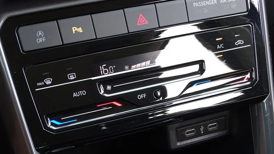 VOLKSWAGEN T-Cross -