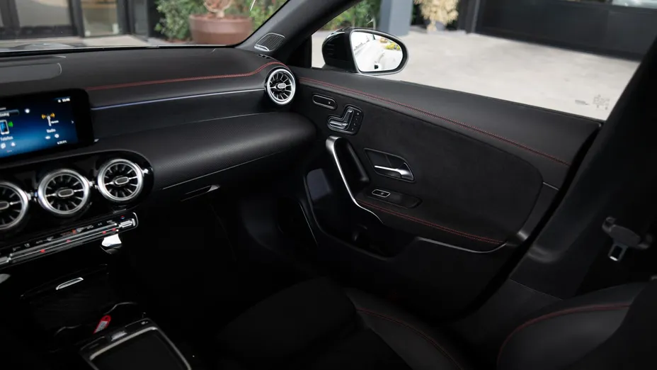 MERCEDES-BENZ CLA CLA 220 mHEV 4-Matic AMG Line 8G-DCT