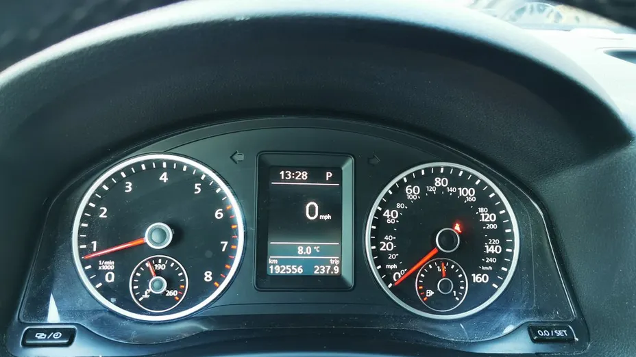 VOLKSWAGEN Tiguan -