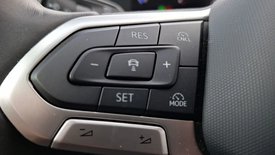 VOLKSWAGEN Passat -