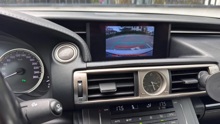 LEXUS IS IS 200t / 300 Black