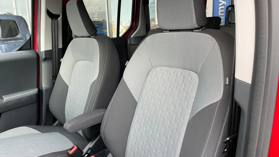 FORD Tourneo Courier Tourneo Courier 1.0 EcoBoost Titanium aut Nowy