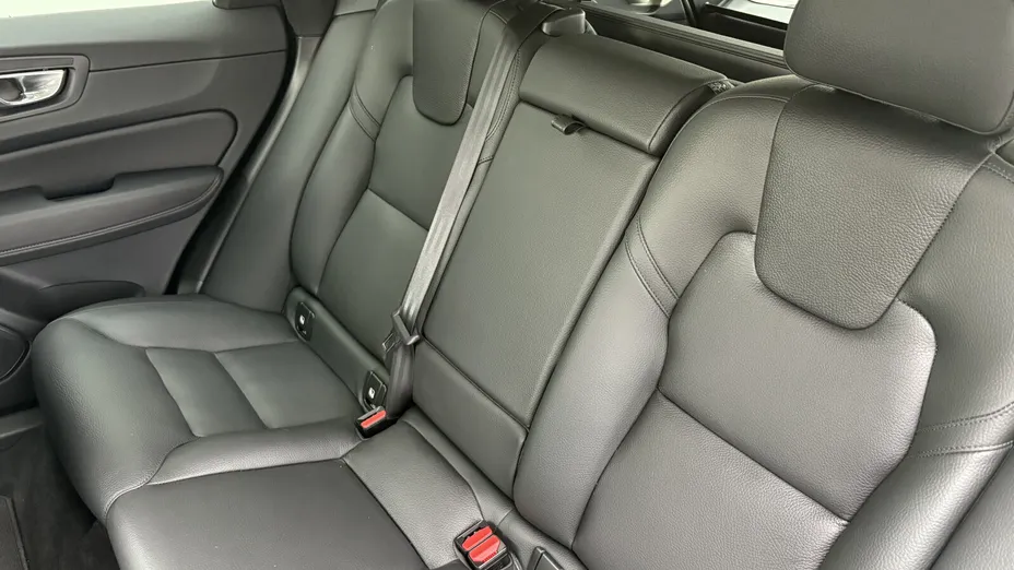 VOLVO XC60 XC60 T6 Plug-In Hybrid AWD Plus Dark aut