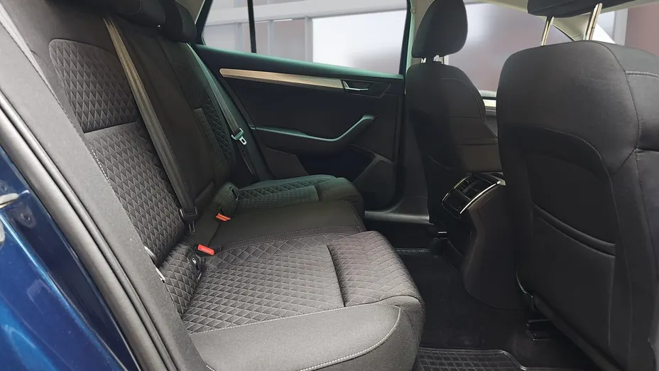 SKODA Superb Superb 2.0 TDI SCR Ambition