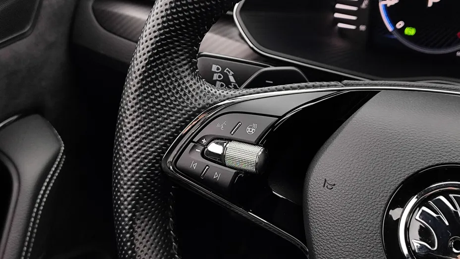 SKODA Superb Superb 2.0 TDI SCR Sportline DSG