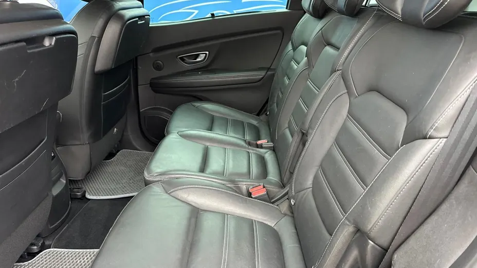 RENAULT Scenic -