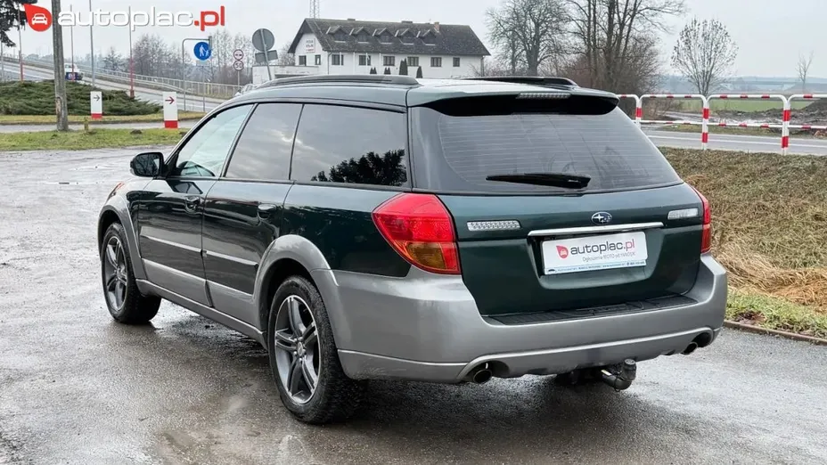 SUBARU Outback -
