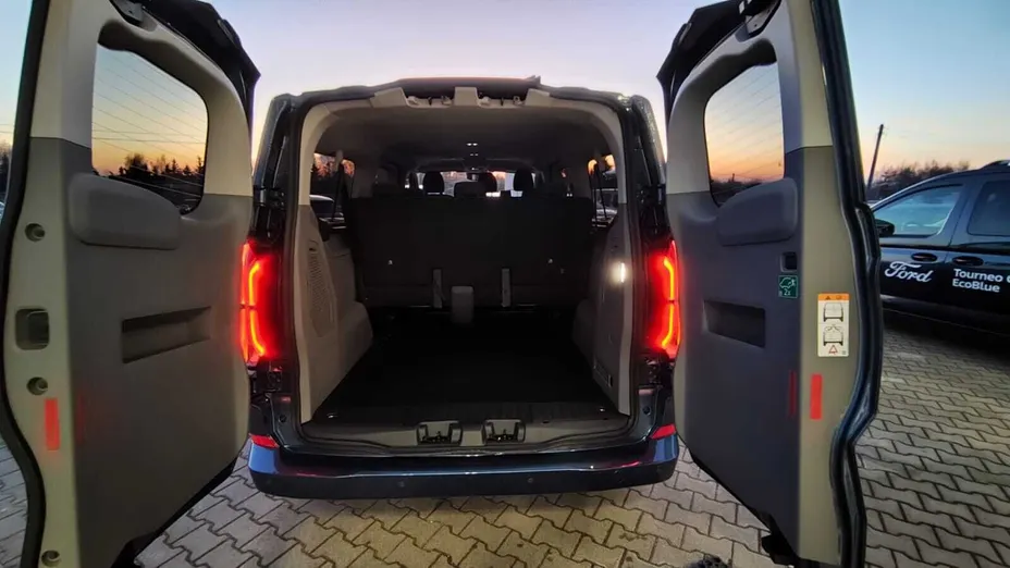 FORD Transit Custom Transit Custom Kombi 2.0 EcoBlue 320 L2H1 Limited M1 Nowy