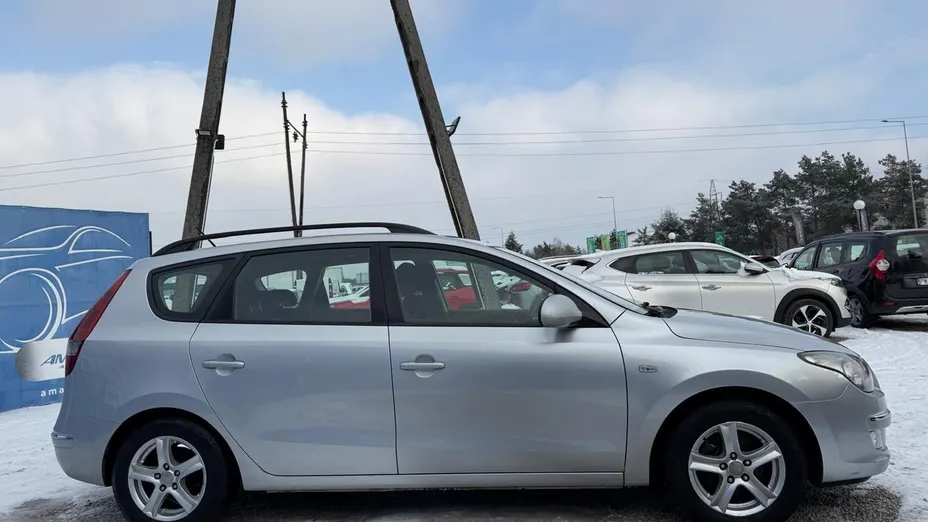 HYUNDAI i30 -