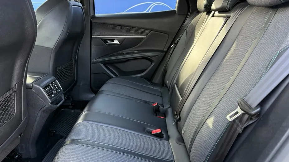 PEUGEOT 3008 -
