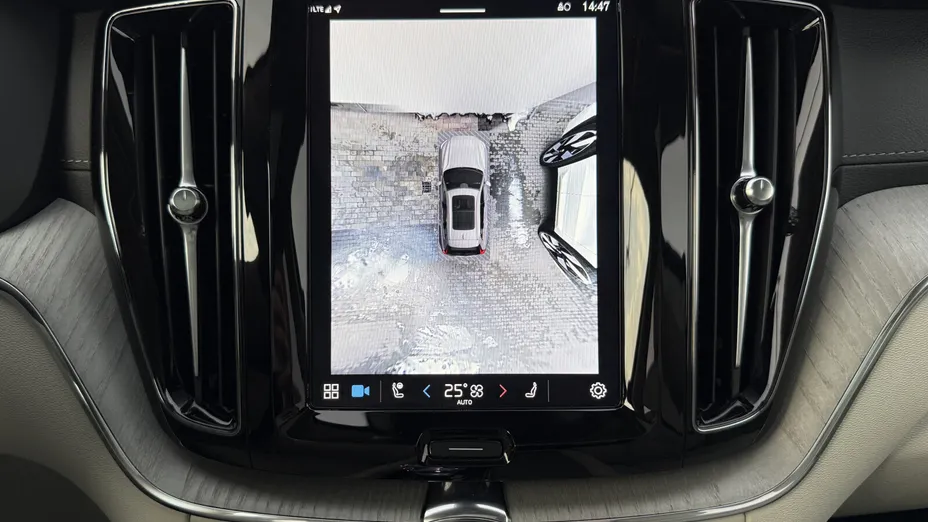 VOLVO XC60 XC60 T6 Plug-In Hybrid AWD Ultra Bright aut