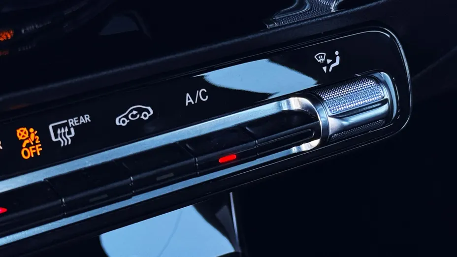 MERCEDES-BENZ CLA CLA 200 AMG Line 7G-DCT